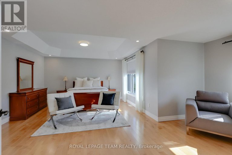 28886612/36-keighley-circle/morgans-grantsouth-march/ottawa/ontario/K2K3H8_29