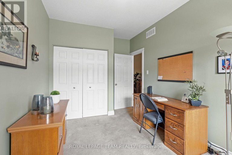 28746377/920-burwash-landing-bay/morgans-grantsouth-march/ottawa/ontario/K2W0C8_29