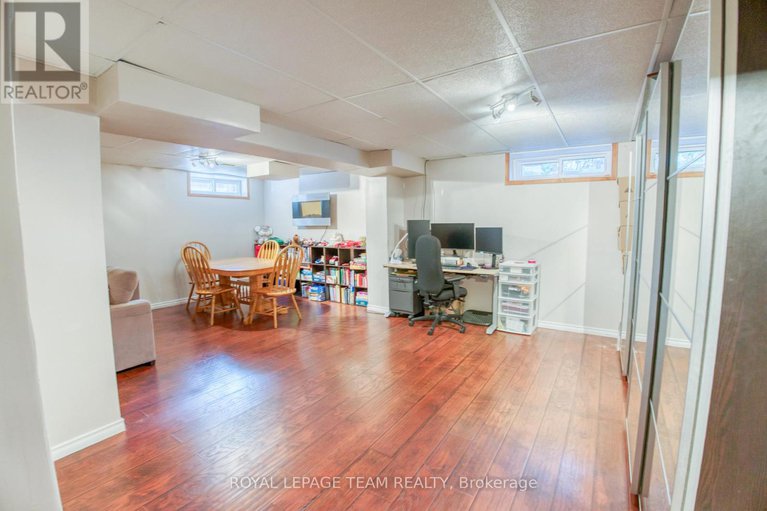 28854199/8-huntsman-crescent/bridlewood/ottawa/ontario/K2M1J2_33
