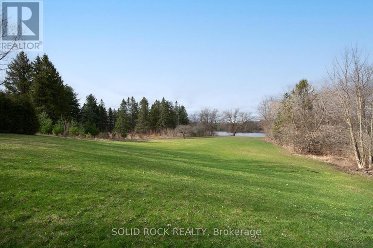 28251367/724-river-road/riverside-southgloucester-glen/ottawa/ontario/K4M1B2_26