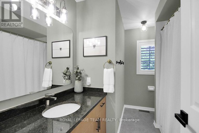 28519843/23-windgate-crescent/emerald-meadowstrailwest/ottawa/ontario/K2M2X1_35