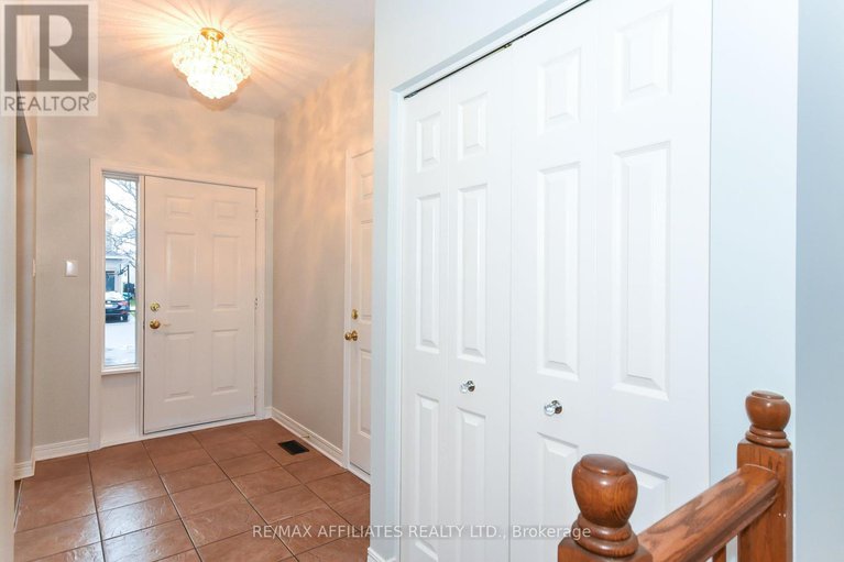 28479227/1980-scully-way-s/fallingbrookgardenway-south/ottawa/ontario/K4A4H2_2