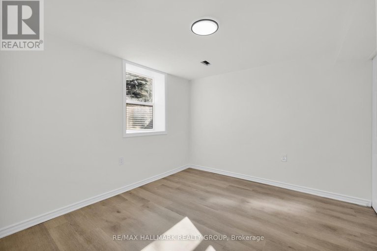 29002319/26-spring-garden-avenue/meadowlandscrestview/ottawa/ontario/K2G3B4_41