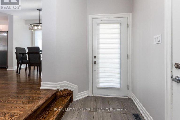 28652256/333-proud-walk-street/stittsville-south/ottawa/ontario/K2S2L8_4