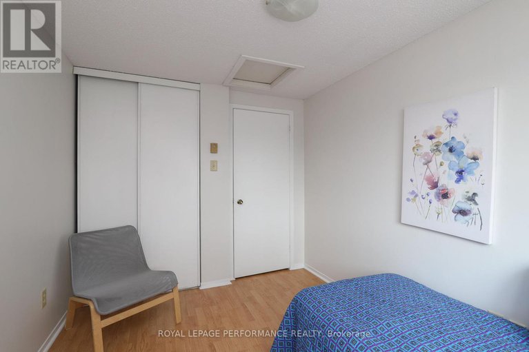 28549561/a-2-lovell-lane/westcliffe-estates/ottawa/ontario/K2H9B6_17