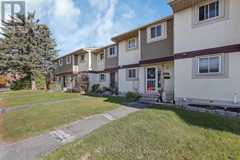28990501/1844-stonehenge-crescent/pineview/ottawa/ontario/K1B4Z9_1
