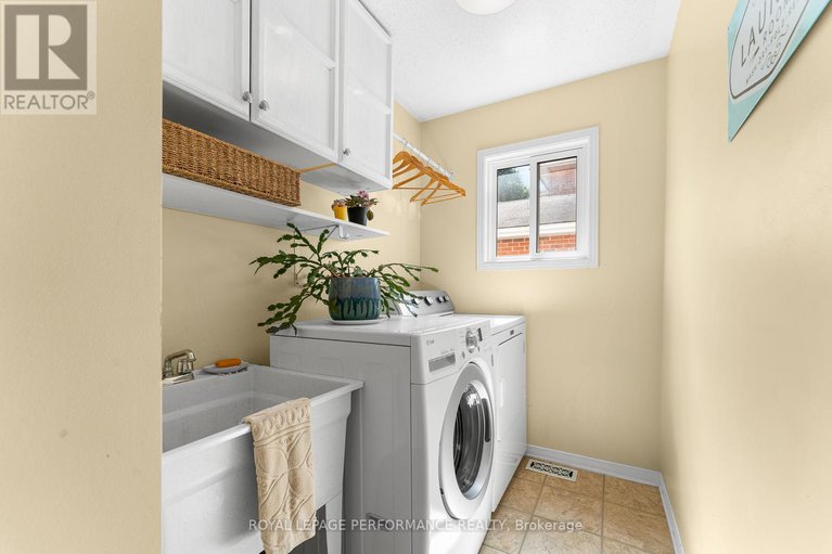28650835/102-shearer-crescent/katimavik/ottawa/ontario/K2L3W1_13