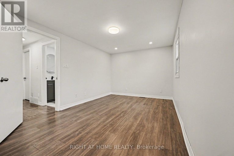 29653457/6-wolfgang-drive/knollsbrook/ottawa/ontario/K2J1T1_12