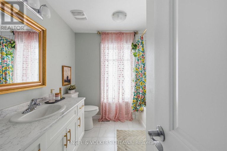 29401223/138-visor-private/emerald-meadowstrailwest/ottawa/ontario/K2V0S6_27