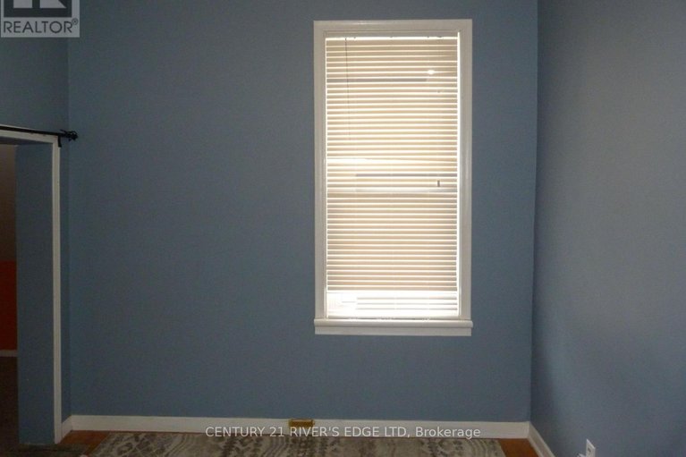 29471578/453-may-street/winchester/north-dundas/ontario/K0C2K0_37