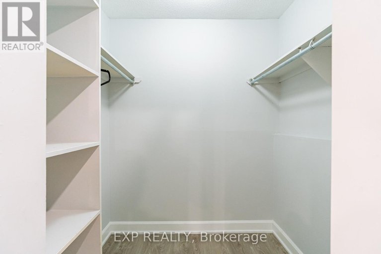 28815922/1-268-presland-road/overbrookcastle-heights/ottawa/ontario/K1K2B8_21