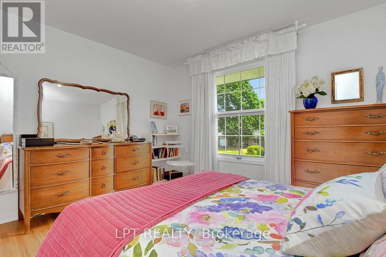 28766287/3008-mccarthy-road/riverside-park-south/ottawa/ontario/K1V8K8_22
