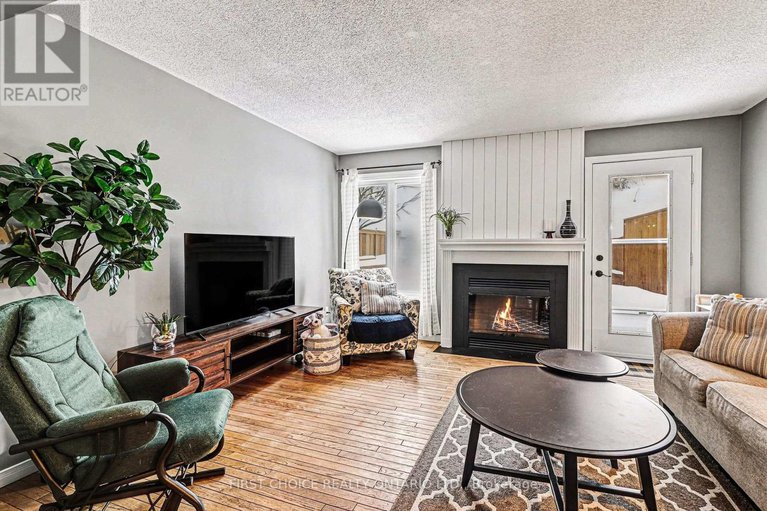 29297112/184-provender-avenue/cfb-rockcliffe-and-area/ottawa/ontario/K1K4N7_8