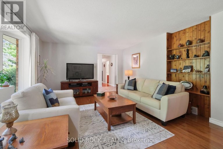 28631111/209-deerwood-drive/fitzroy-ward-south-west/ottawa/ontario/K0A2H0_12