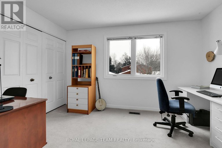 29325890/9-woodthrush-green/hunt-club/ottawa/ontario/K1V0A9_29