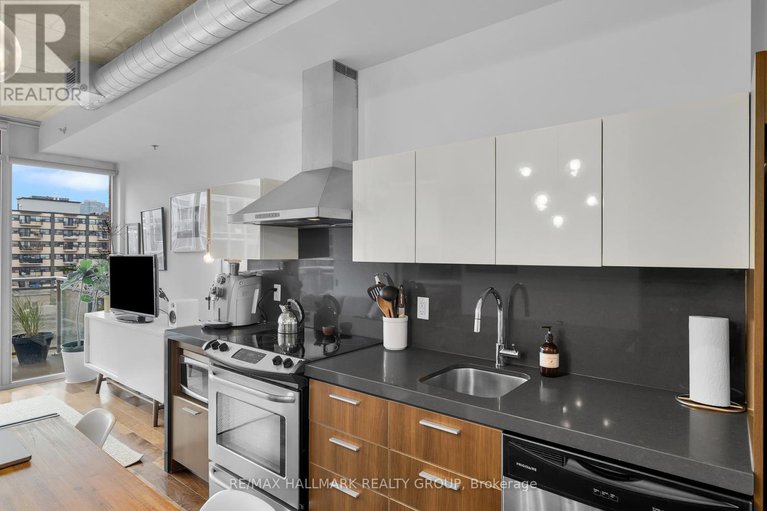28932807/638-340-mcleod-street/ottawa-centre/ottawa/ontario/K2P1A4_9