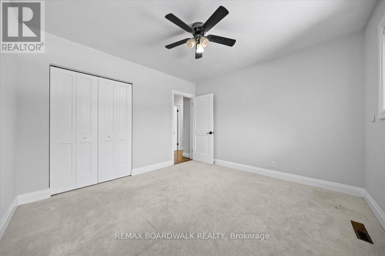 29447126/21-turtleback-way-drive/stittsville-south/ottawa/ontario/K2S1P8_36