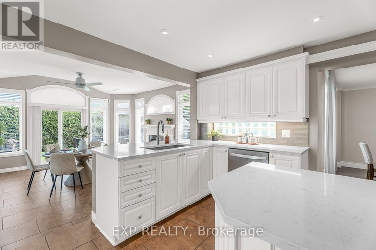 28330540/1822-thornecrest-street/chapel-hill/ottawa/ontario/K1C6K9_12