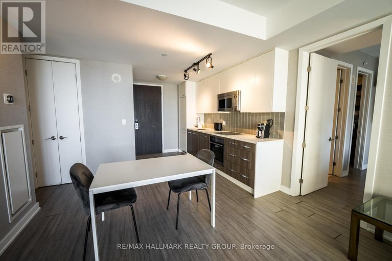 28565764/1805-111-champagne-avenue/west-centre-town/ottawa/ontario/K1S5V3_4