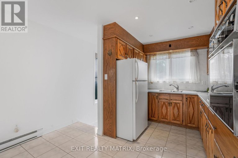 28923797/323-longueuil-street/lorignal/champlain/ontario/K0B1K0_10