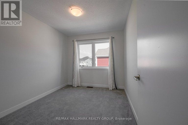 28470384/6357-perth-street/btwn-franktown-rd-fallowfield-rd/ottawa/ontario/K0A2Z0_27