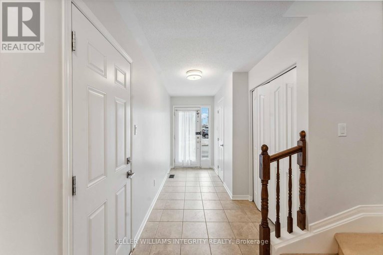 28169820/136-quito-private/merivale-industrial-parkcitiplace/ottawa/ontario/K2E0A7_3