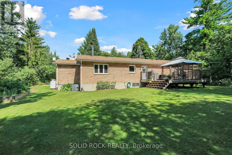 28631111/209-deerwood-drive/fitzroy-ward-south-west/ottawa/ontario/K0A2H0_38