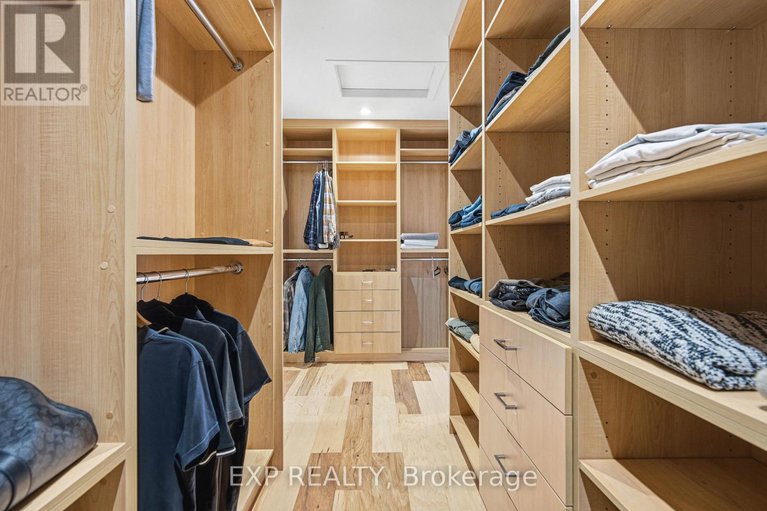 29162985/2159-fillmore-crescent/beacon-hill-north/ottawa/ontario/K1J6A1_22