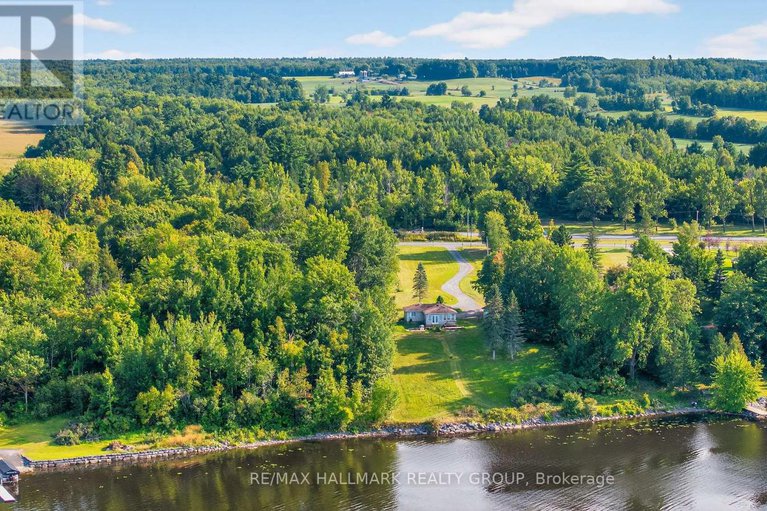 28812451/3855-old-highway-17/clarencerockland-twp/clarence-rockland/ontario/K4K1W2_1