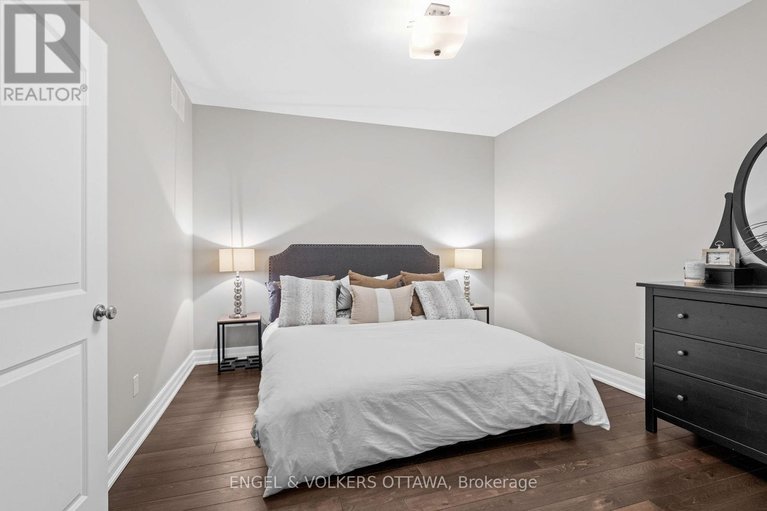 28267888/450-lockmaster-crescent/manotick-village-manotick-estates/ottawa/ontario/K4M1L9_25