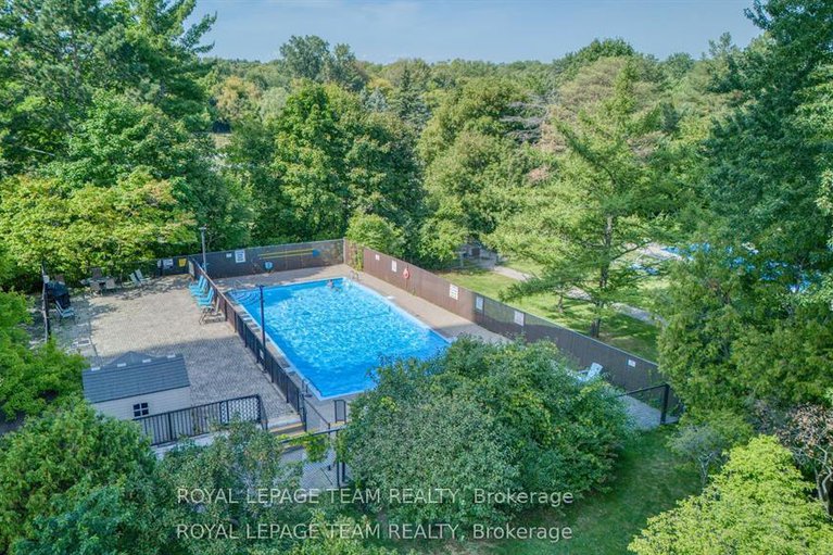 29082658/2006-1195-richmond-road/woodroffe/ottawa/ontario/K2B8E4_5