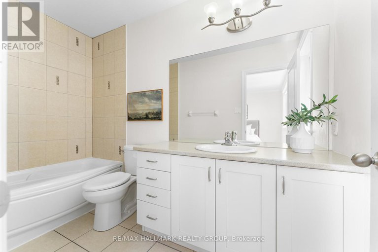 28379782/118-brilia-private/beacon-hill-south/ottawa/ontario/K1J0B7_16