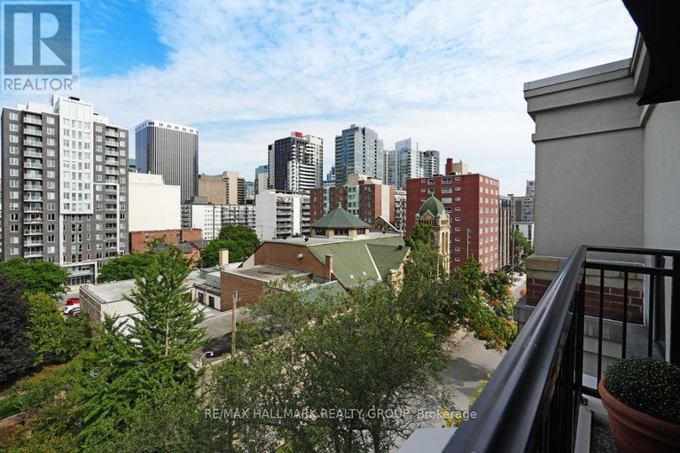 28990242/ph2-364-cooper-street/ottawa-centre/ottawa/ontario/K2P2P3_32