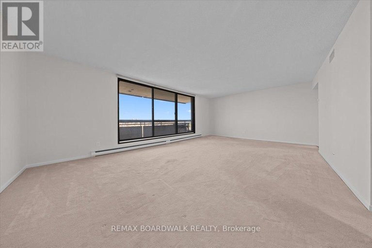 29678878/702-20-the-driveway-drive/ottawa-centregolden-triangle/ottawa/ontario/K2P1C8_12