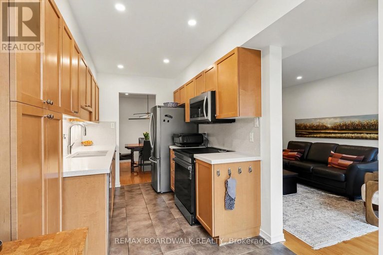 29619269/295-meilleur-private/vanier/ottawa/ontario/K1L0A2_14