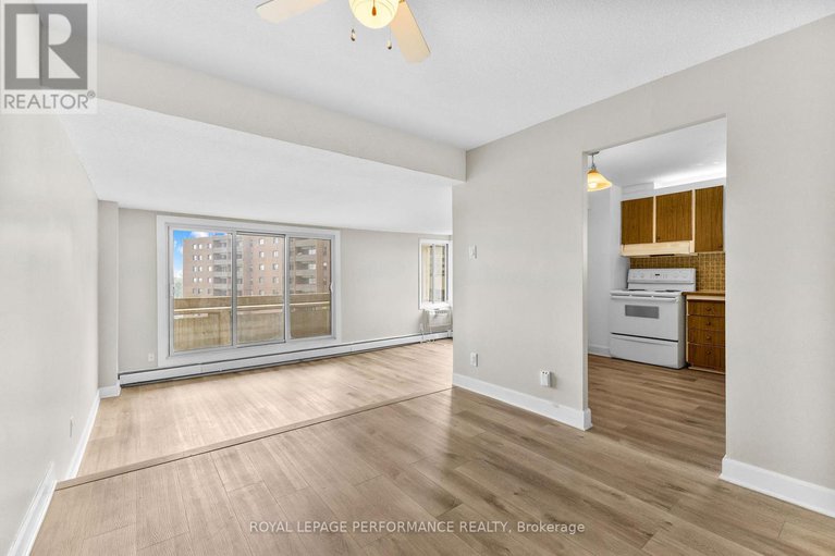 28607992/1003-1171-ambleside-drive/woodroffe/ottawa/ontario/K2B8E1_4