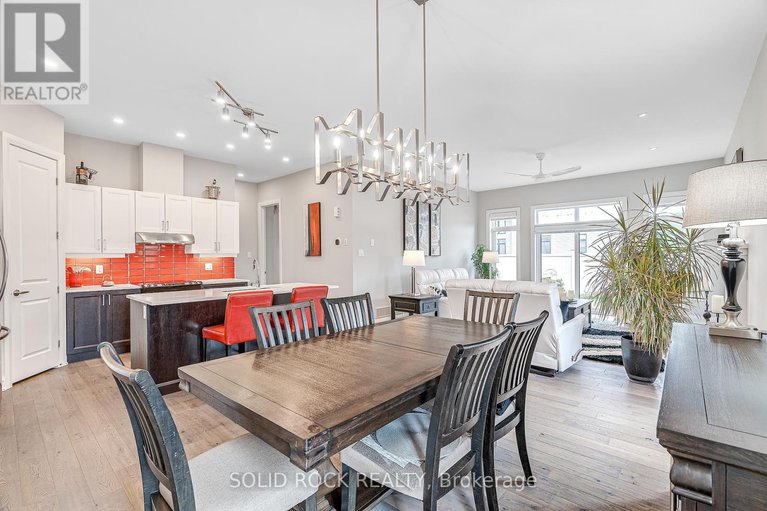 28585718/135-pathfinder-way/riverside-southgloucester-glen/ottawa/ontario/K1X0C9_12