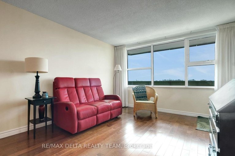 29672097/1001-555-brittany-drive/viscount-alexander-park/ottawa/ontario/K1K4C5_6