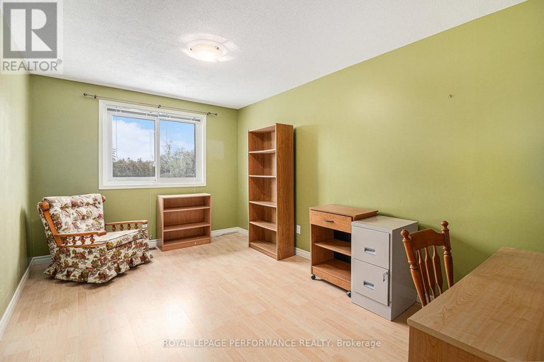 29117518/1642-prestwick-drive/queenswood-heights-south/ottawa/ontario/K1E2Y1_19