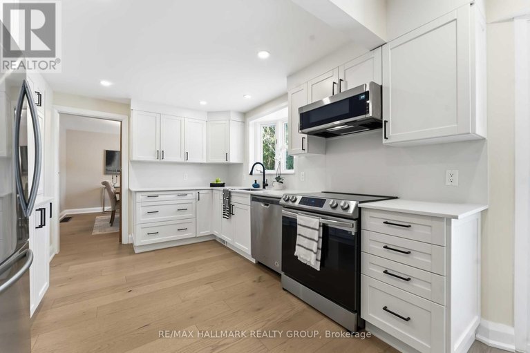 29650101/19-kingsford-crescent/beaverbrook/ottawa/ontario/K2K1T5_11