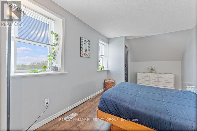 28321251/3513-ashton-station-road/goulbourn-twp-from-franktown-rdsouth-to-rideau/ottawa/ontario/K0A1B0_28