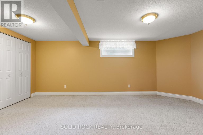 28419528/49-caribou-avenue/stittsville-south/ottawa/ontario/K2S1X3_37