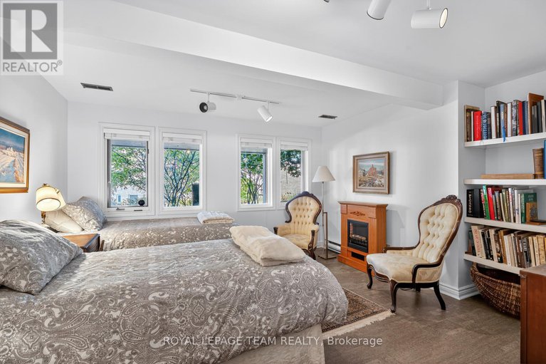 28984788/19-bittern-court/rockcliffe/ottawa/ontario/K1L8K9_31