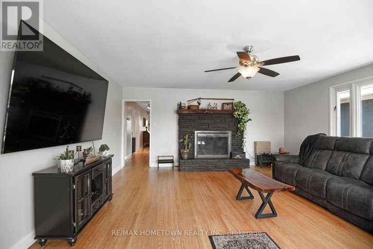 28510272/1643-county-road-2-road/augusta-twp/augusta/ontario/K0E1T0_17