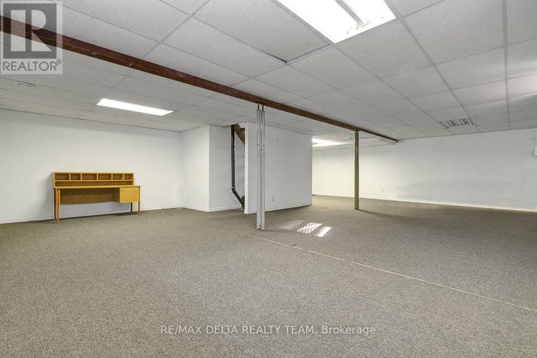 29424744/1662-hunters-run-drive-w/chapel-hill/ottawa/ontario/K1C2H3_44