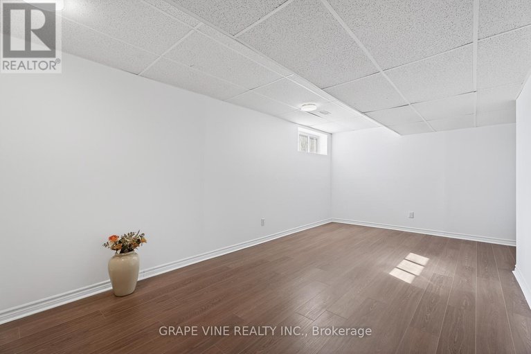 29427195/84-settlement-lane/village-of-russell/russell/ontario/K4R0A4_31