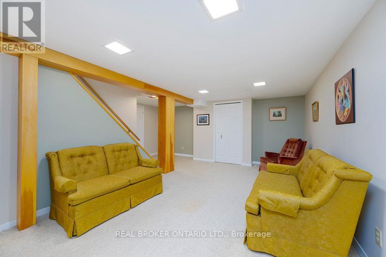 28522793/31-oakhurst-crescent/blackburn-hamlet/ottawa/ontario/K1B4A5_32