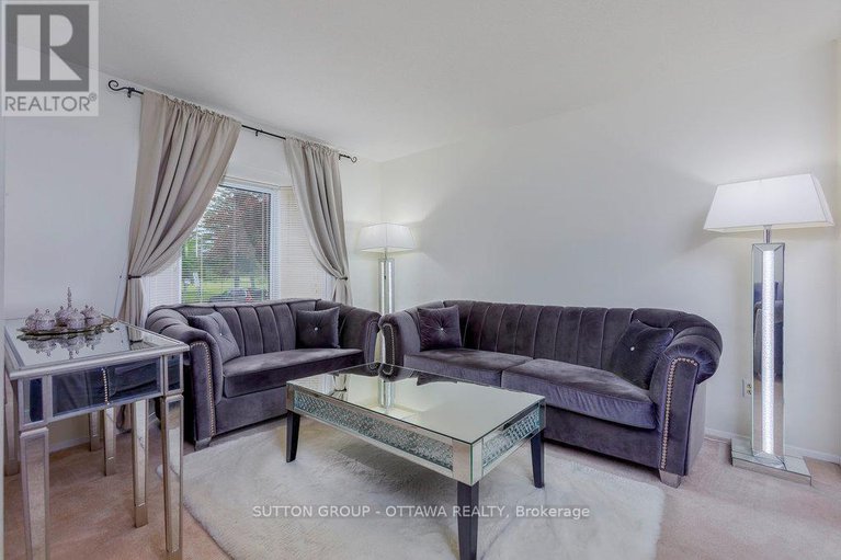 28553457/1951-greenvale-lane/chateauneuf/ottawa/ontario/K1C6E2_5