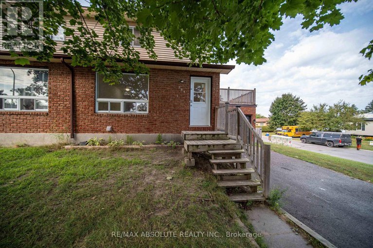 28835290/294-therese-avenue/town-of-rockland/clarence-rockland/ontario/K4K1G9_4