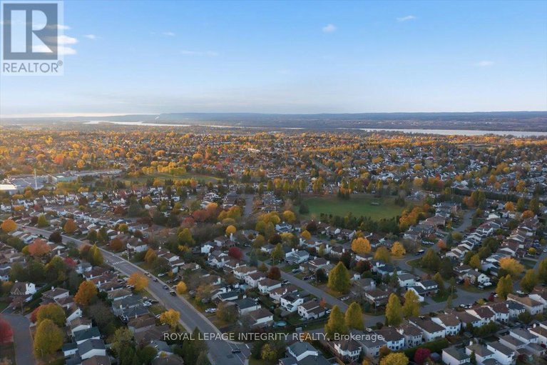 29060732/1791-tache-way/fallingbrookpineridge/ottawa/ontario/K4A2S7_50